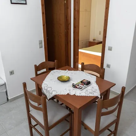 شقة Central Rooms Makrýgialos